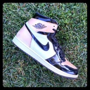 “Gold Toe” Air Jordan 1